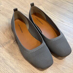 Lucky brand gray flats like new Size 8